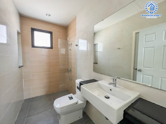 *****บ้านเดี่ยวมือสองย่านนนทบุรี ม.เปี่ยมสุข เอสเกต พรีเมี่ยม แจ้งวัฒนะ-ราชพฤกษ์ หลังมุม! เนื้อที่มากถึงเกือบ 53 ตร.ว. ฟังก์ชัน 4 ห้องนอน 3 ห้องน้ำ 2 ที่จอดรถ บ้านใหม่สุดๆ บนทำเลเยี่ยม ใกล้รถไฟฟ้าสายสีม่วง "สถานีไทรม้า" ราคาคุ้มสุด!